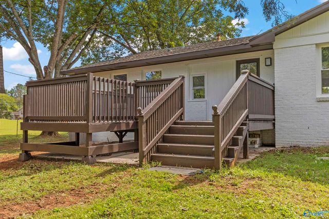 2702 Oakdale Terrace, Huntsville, AL 35810