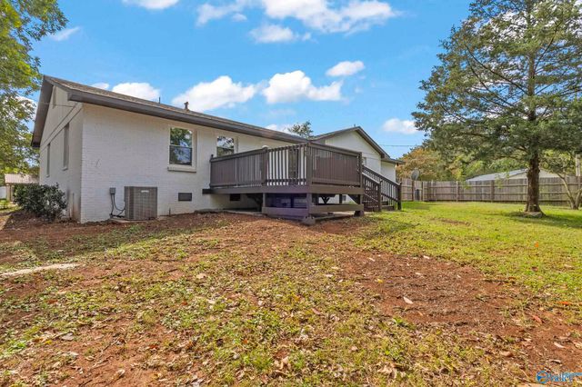 2702 Oakdale Terrace, Huntsville, AL 35810