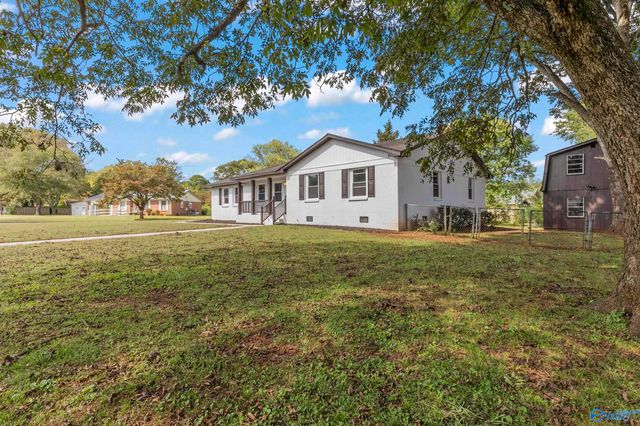 2702 Oakdale Terrace, Huntsville, AL 35810