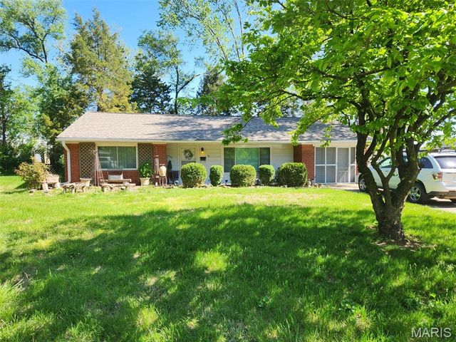 9 Hazelwood Court, Hazelwood, MO 63042