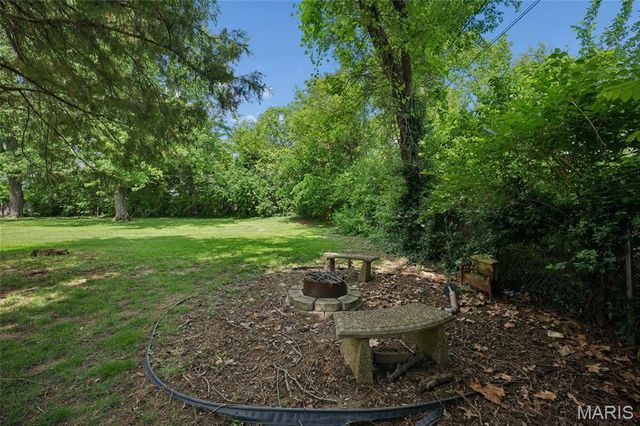 9 Hazelwood Court, Hazelwood, MO 63042
