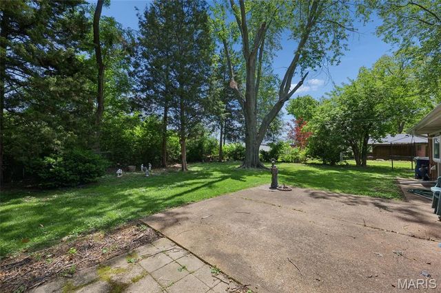 9 Hazelwood Court, Hazelwood, MO 63042