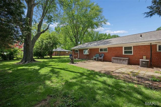 9 Hazelwood Court, Hazelwood, MO 63042