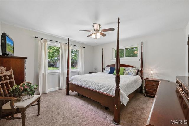 9 Hazelwood Court, Hazelwood, MO 63042