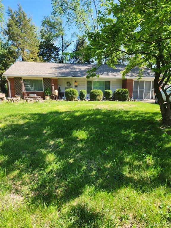 9 Hazelwood Court, Hazelwood, MO 63042