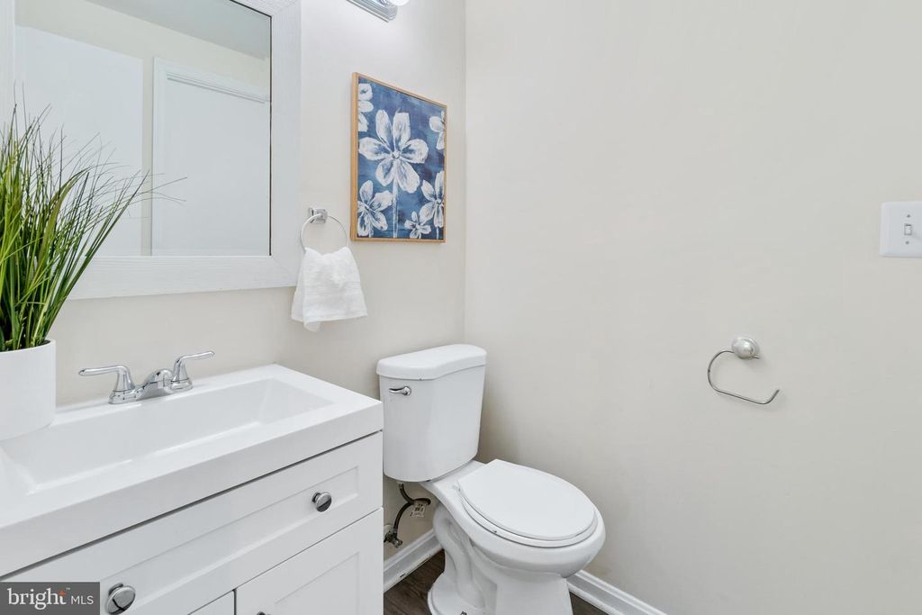 Image 12 of property listing at 19918 SUGAR NOTCH CIR, Montgomery Village, MD 20886