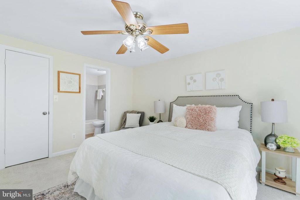 Image 15 of property listing at 19918 SUGAR NOTCH CIR, Montgomery Village, MD 20886