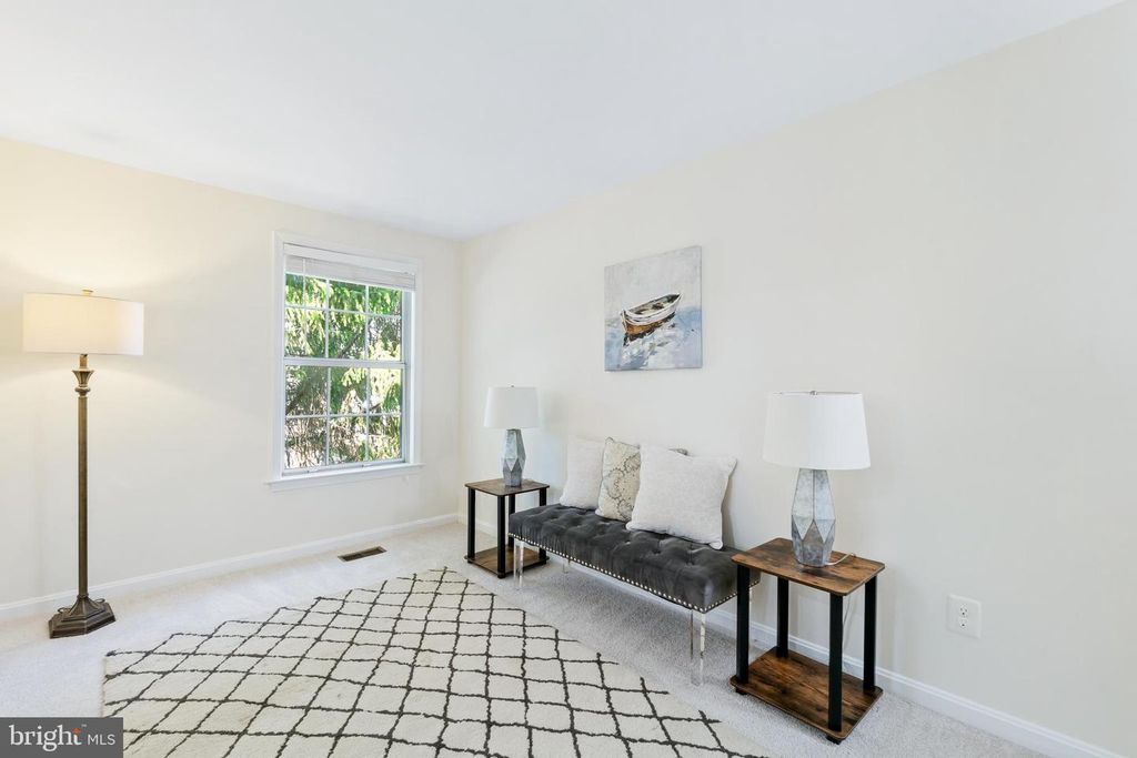 Image 17 of property listing at 19918 SUGAR NOTCH CIR, Montgomery Village, MD 20886