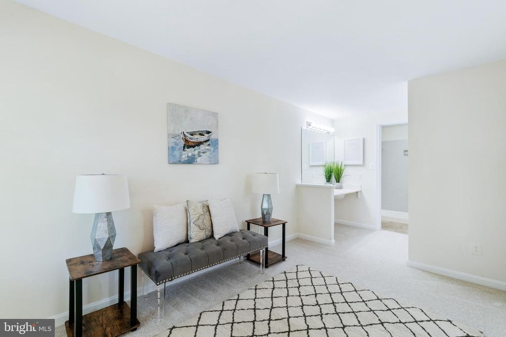 Image 18 of property listing at 19918 SUGAR NOTCH CIR, Montgomery Village, MD 20886