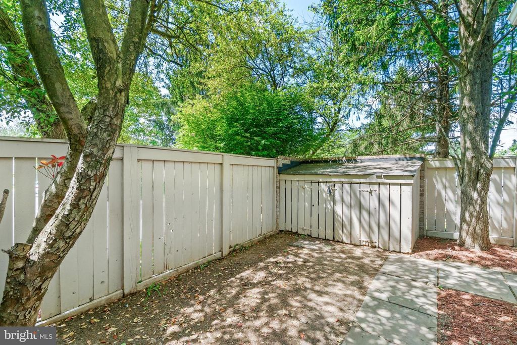 Image 22 of property listing at 19918 SUGAR NOTCH CIR, Montgomery Village, MD 20886