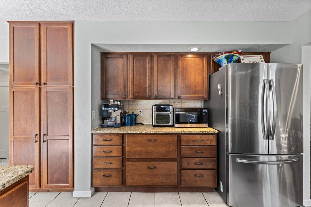 2003 Tamarack Lane, Burnsville, MN 55337 — photo 5