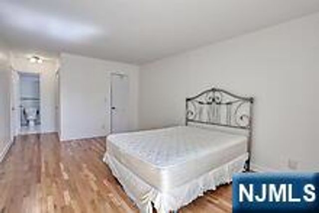 2185 Lemoine Avenue 2G, Fort Lee, NJ 07024