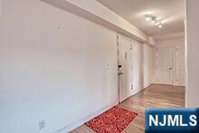 2185 Lemoine Avenue 2G, Fort Lee, NJ 07024