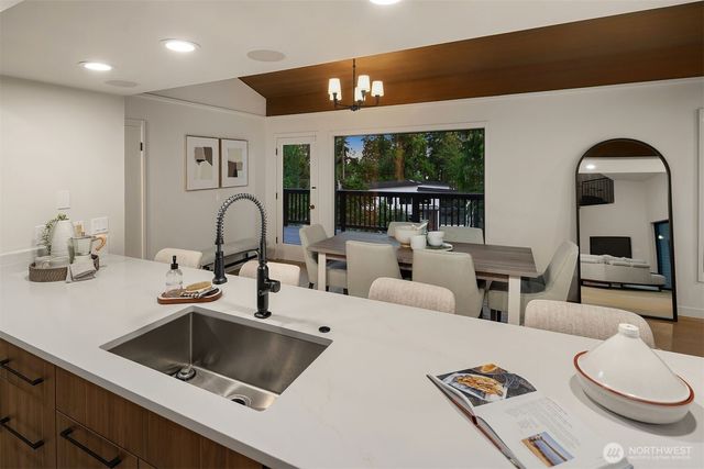 7118 NE 118th Street, Kirkland, WA 98034