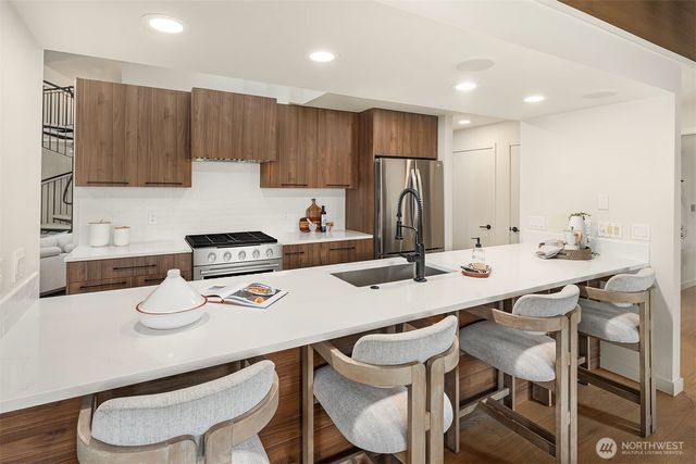 7118 NE 118th Street, Kirkland, WA 98034