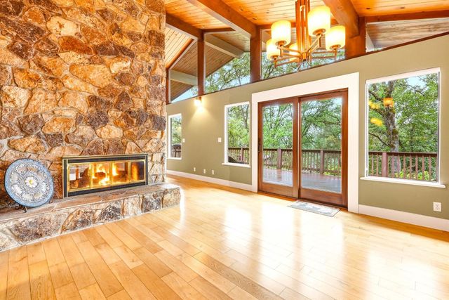 23448 Wayfarer Ct, Auburn, CA 95602