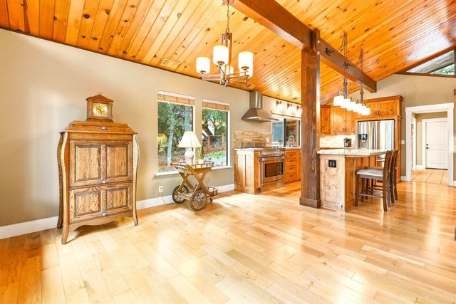 23448 Wayfarer Ct, Auburn, CA 95602