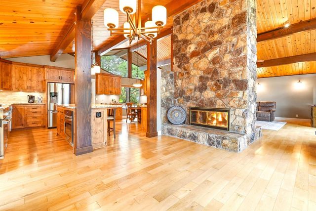 23448 Wayfarer Ct, Auburn, CA 95602