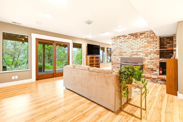 23448 Wayfarer Ct, Auburn, CA 95602