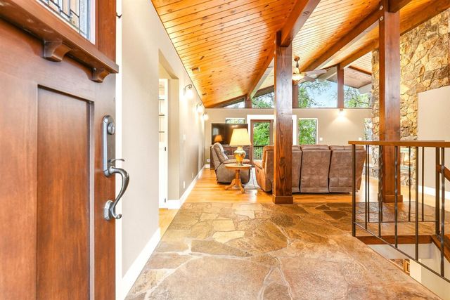 23448 Wayfarer Ct, Auburn, CA 95602