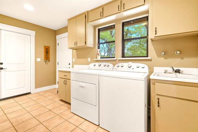 23448 Wayfarer Ct, Auburn, CA 95602