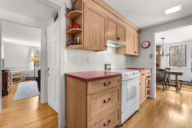 29 Oak Ridge Road, East Sandwich, MA 02537