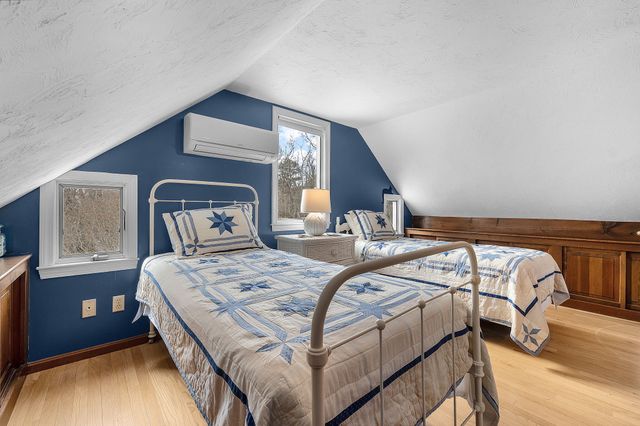 29 Oak Ridge Road, East Sandwich, MA 02537