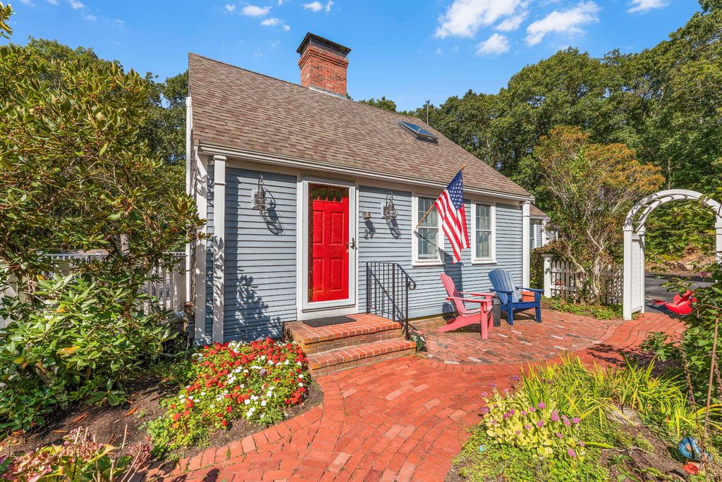 29 Oak Ridge Road, East Sandwich, MA 02537