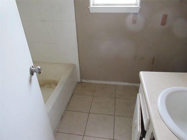 4122 Belgrade Drive, Houston, TX 77045