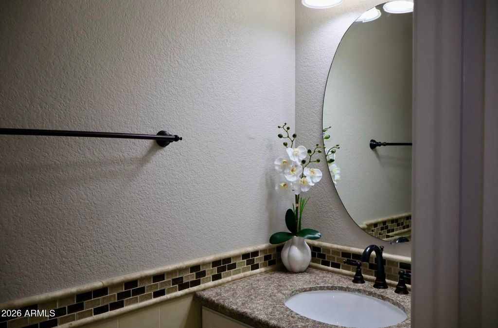 Image 12 of property listing at 2529 W BIG OAK Street, Phoenix, AZ 85085