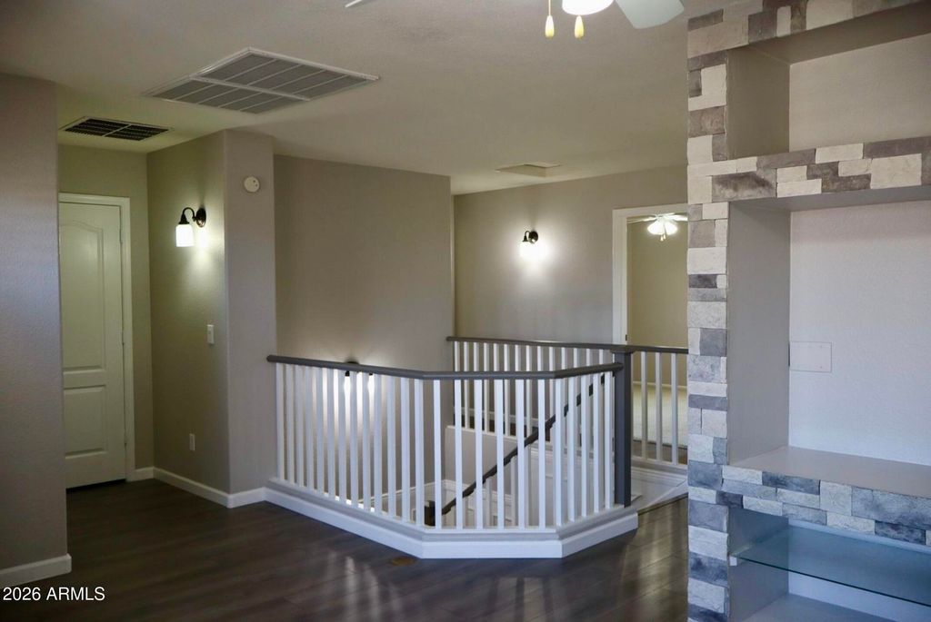 Image 29 of property listing at 2529 W BIG OAK Street, Phoenix, AZ 85085