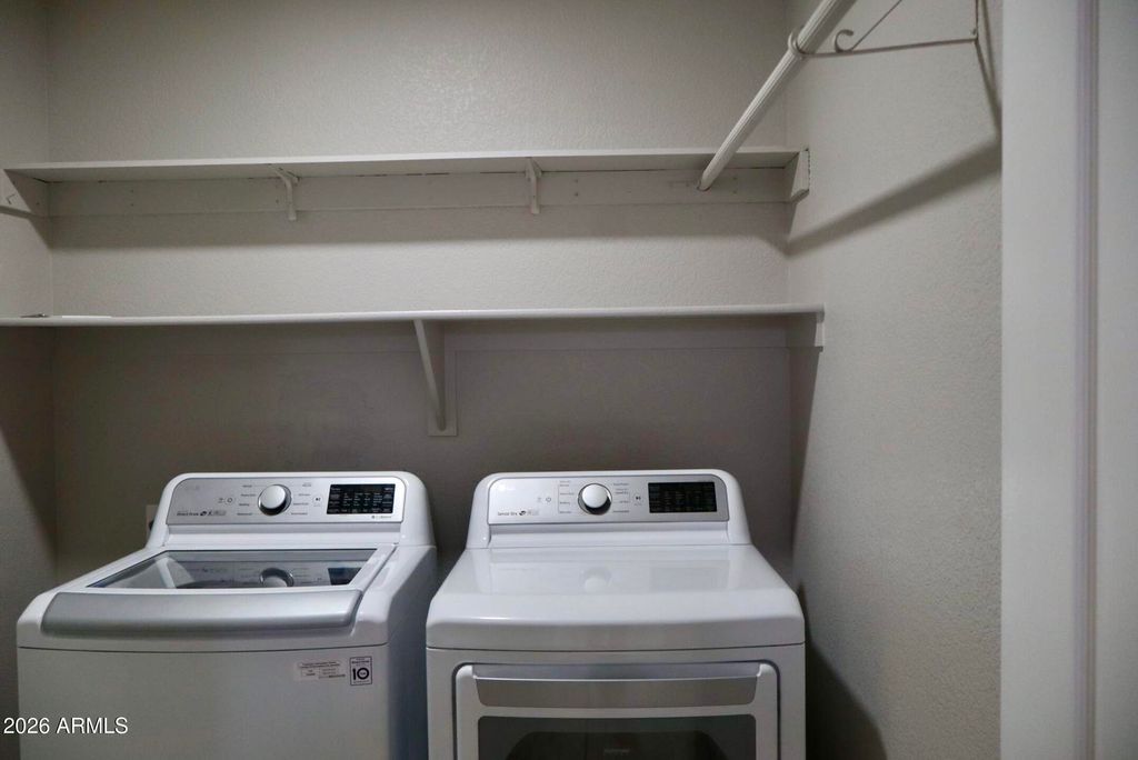 Image 30 of property listing at 2529 W BIG OAK Street, Phoenix, AZ 85085