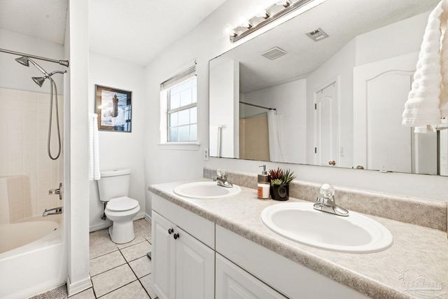 167 Carrier Dr, Pensacola, FL 32506