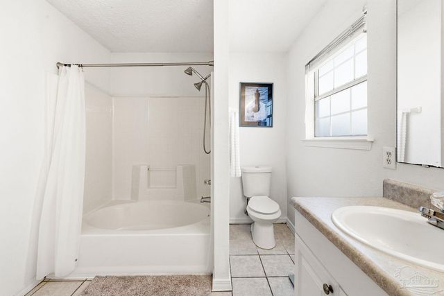 167 Carrier Dr, Pensacola, FL 32506