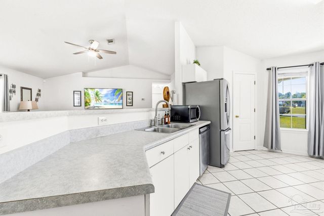 167 Carrier Dr, Pensacola, FL 32506