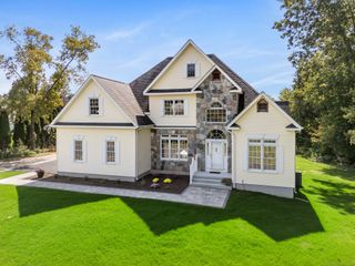 88 Cambridge Drive, South Windsor, CT 06074