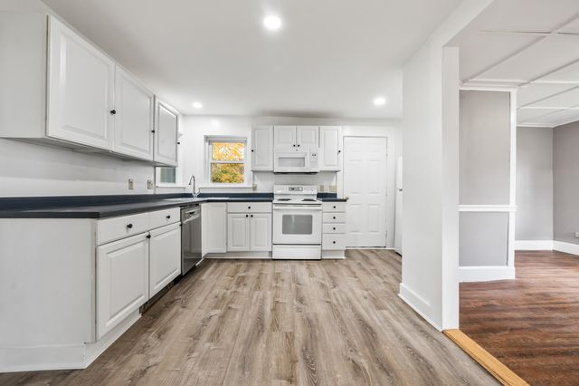 93 Pleasant Street, Littleton, NH 03561