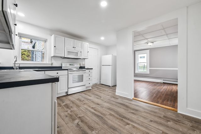 93 Pleasant Street, Littleton, NH 03561