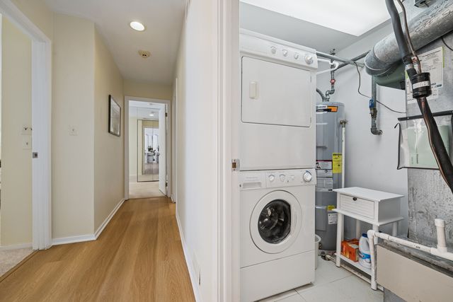 3030 Pheasant Creek Drive 102, Northbrook, IL 60062