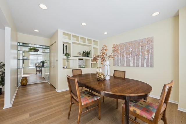 3030 Pheasant Creek Drive 102, Northbrook, IL 60062