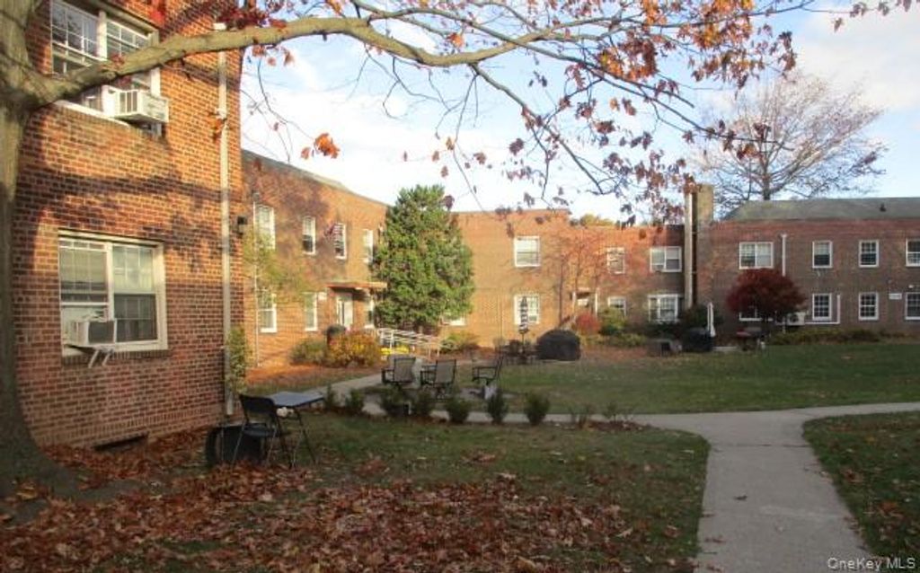 135-12 77 Avenue 7C, Kew Garden Hills, NY 11367