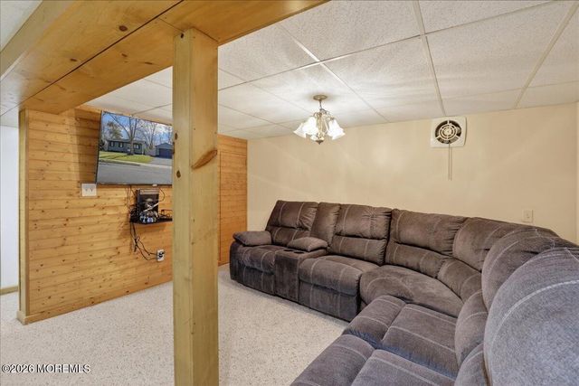 19 Georgian Boulevard, Jackson, NJ 08527