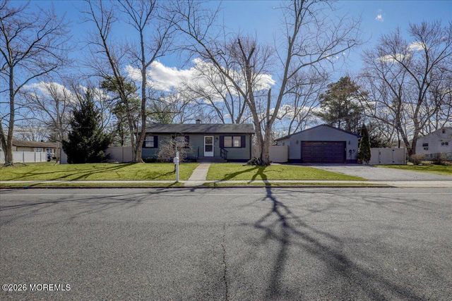 19 Georgian Boulevard, Jackson, NJ 08527