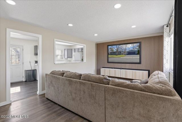 19 Georgian Boulevard, Jackson, NJ 08527