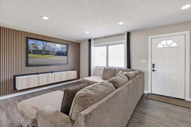 19 Georgian Boulevard, Jackson, NJ 08527