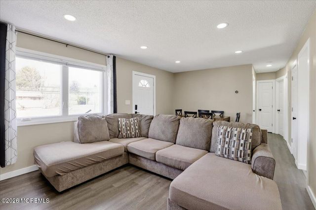 19 Georgian Boulevard, Jackson, NJ 08527