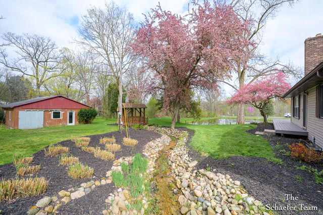 12666 Grand River Drive Se, Lowell Twp, MI 49331