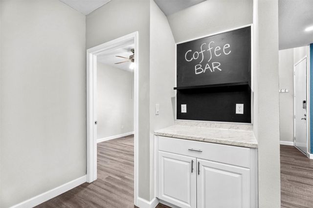 1881 Bering Drive 55, Houston, TX 77057