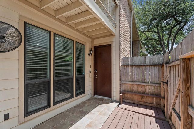 1881 Bering Drive 55, Houston, TX 77057