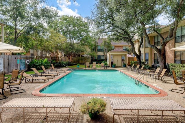1881 Bering Drive 55, Houston, TX 77057